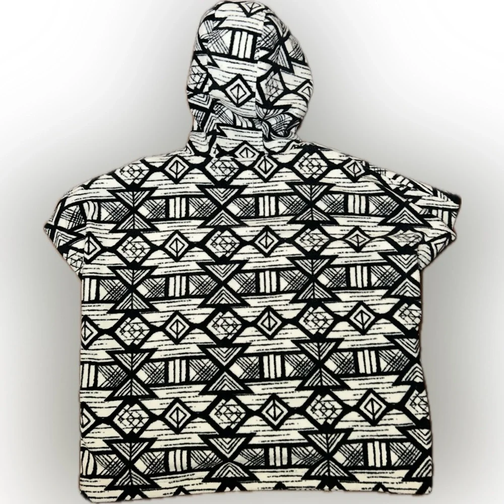 Kavu Girls Little Seeker Black White Geometric Print Fleece Snap Poncho Hoodie L